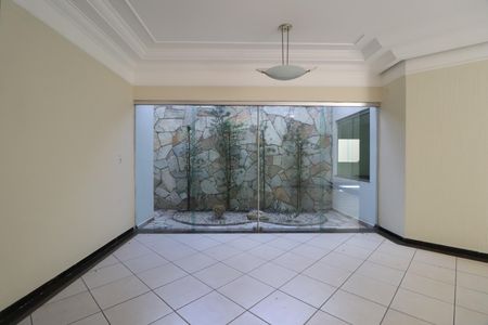 Sala de casa para alugar com 4 quartos, 219m² em Vigilato Pereira, Uberlândia