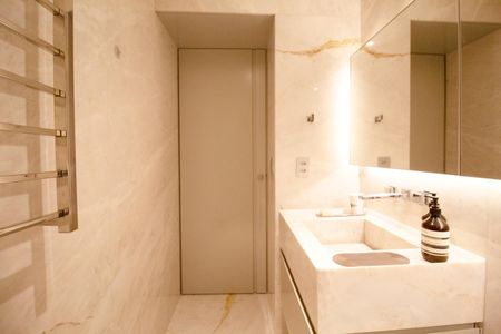 Apartamento para alugar com 65m², 1 quarto e 1 vaga Apartamento para alugar com 65m², 1 quarto e 1 vagaBanheiro Social