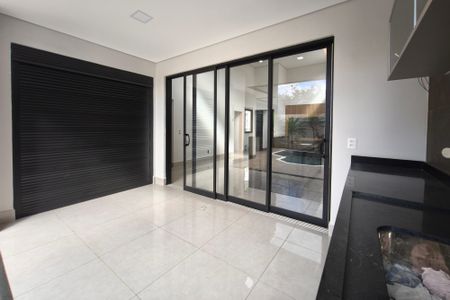 Casa de condomínio à venda com 299m², 3 quartos e sem vaga Casa de condomínio à venda com 299m², 3 quartos e sem vagaÁrea gourmet