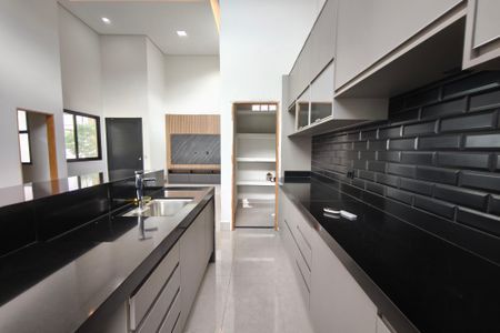 Casa de condomínio à venda com 299m², 3 quartos e sem vaga Casa de condomínio à venda com 299m², 3 quartos e sem vagaCozinha