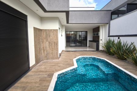 Casa de condomínio à venda com 299m², 3 quartos e sem vaga Casa de condomínio à venda com 299m², 3 quartos e sem vagaQuintal - Piscina