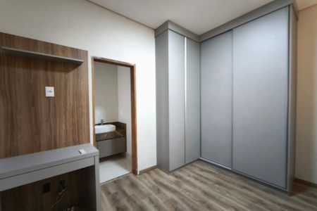 Casa de condomínio à venda com 299m², 3 quartos e sem vaga Casa de condomínio à venda com 299m², 3 quartos e sem vagaQuarto Suíte