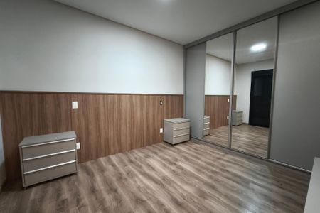 Casa de condomínio à venda com 299m², 3 quartos e sem vaga Casa de condomínio à venda com 299m², 3 quartos e sem vagaQuarto Suíte 3