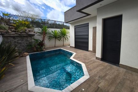 Casa de condomínio à venda com 299m², 3 quartos e sem vaga Casa de condomínio à venda com 299m², 3 quartos e sem vagaQuintal - Piscina