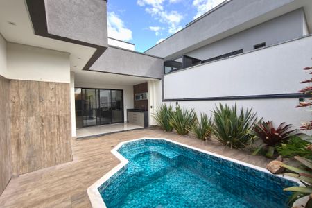 Casa de condomínio à venda com 299m², 3 quartos e sem vaga Casa de condomínio à venda com 299m², 3 quartos e sem vagaQuintal - Piscina