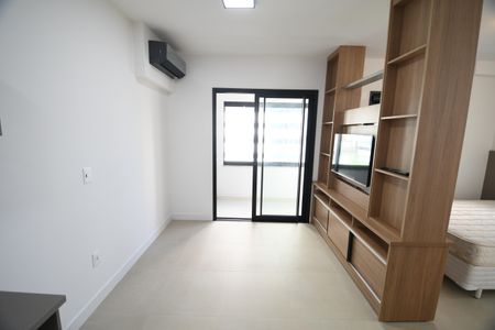 Sala de kitnet/studio para alugar com 1 quarto, 42m² em Centro, Campinas