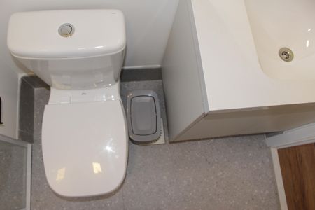 Banheiro de kitnet/studio para alugar com 1 quarto, 30m² em Consolação, São Paulo