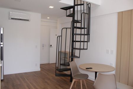 sala  de kitnet/studio para alugar com 1 quarto, 30m² em Consolação, São Paulo