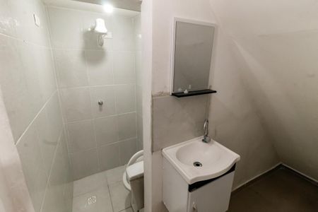 Banheiro de casa para alugar com 1 quarto, 47m² em Jardim Maria Rosa, Taboão da Serra