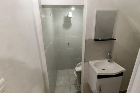 Banheiro de casa para alugar com 1 quarto, 47m² em Jardim Maria Rosa, Taboão da Serra