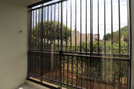 Sacada de apartamento para alugar com 3 quartos, 78m² em Segismundo Pereira, Uberlândia