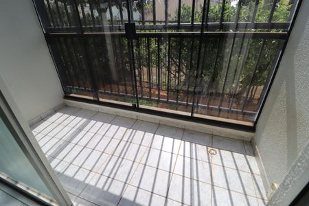 Sacada de apartamento para alugar com 3 quartos, 78m² em Segismundo Pereira, Uberlândia