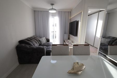 Sala de apartamento para alugar com 2 quartos, 48m² em Parque Jaçatuba, Santo André