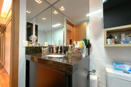 Apartamento à venda com 70m², 2 quartos e 2 vagasBanheiro da Suíte