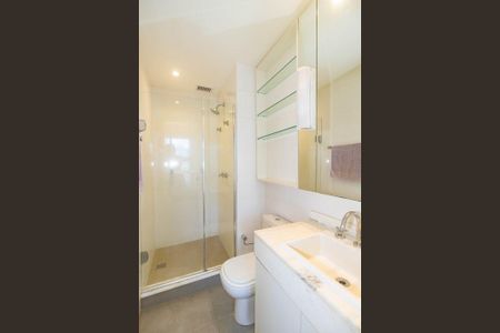 Studio para alugar com 45m², 1 quarto e 1 vaga Studio para alugar com 45m², 1 quarto e 1 vagaBanheiro Social