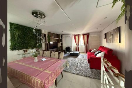 Casa à venda com 4 quartos, 148m² em Jardim Monte Kemel, São Paulo