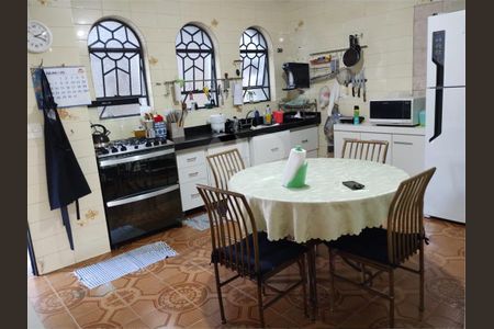 Casa de condomínio à venda com 209m², 3 quartos e 4 vagas