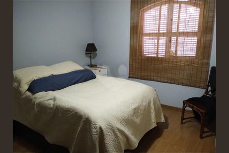 Casa de condomínio à venda com 209m², 3 quartos e 4 vagas