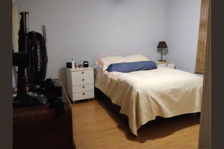 Casa de condomínio à venda com 209m², 3 quartos e 4 vagas