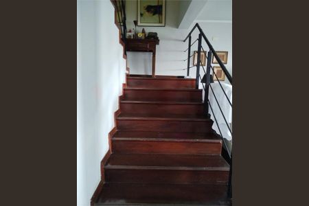 Casa de condomínio à venda com 209m², 3 quartos e 4 vagas