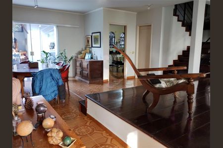 Casa de condomínio à venda com 209m², 3 quartos e 4 vagas