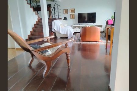 Casa de condomínio à venda com 209m², 3 quartos e 4 vagas