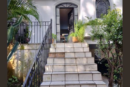 Casa de condomínio à venda com 209m², 3 quartos e 4 vagas