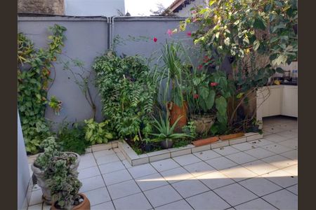 Casa de condomínio à venda com 209m², 3 quartos e 4 vagas