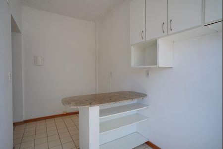 Cozinha de kitnet/studio à venda com 1 quarto, 34m² em Floresta, Porto Alegre