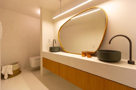 Banheiro da Suíte 1 de apartamento à venda com 2 quartos, 129m² em Jardim Paulista, São Paulo