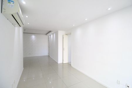 Sala de apartamento à venda com 2 quartos, 82m² em Barra da Tijuca, Rio de Janeiro