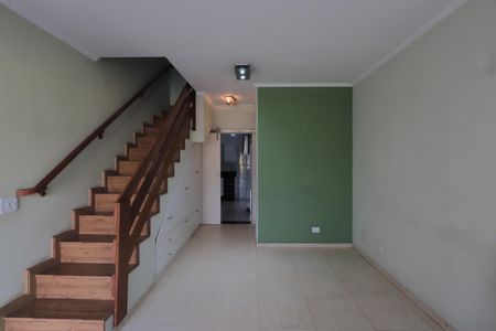 Sala de casa de condomínio para alugar com 2 quartos, 85m² em Vila Moreira, São Paulo