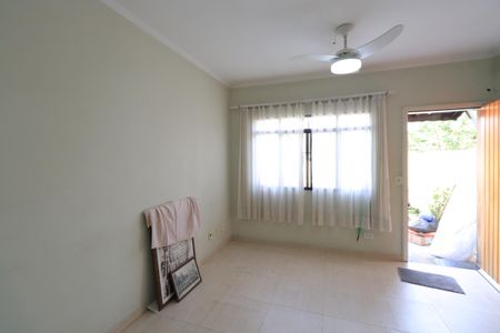 Sala de casa de condomínio para alugar com 2 quartos, 85m² em Vila Moreira, São Paulo