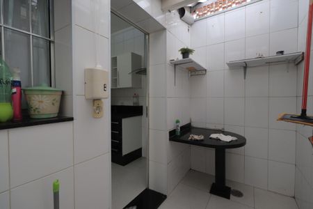 Casa de condomínio para alugar com 85m², 2 quartos e 1 vagaÁrea de Serviço