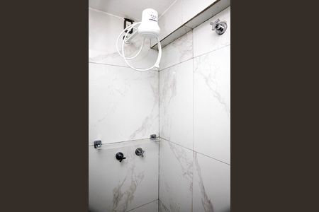 Banheiro de kitnet/studio à venda com 1 quarto, 33m² em Cidade Baixa, Porto Alegre