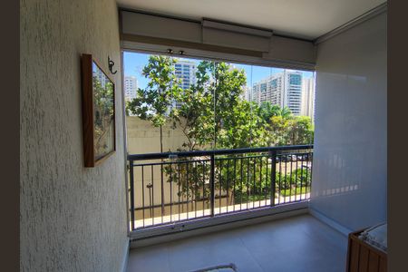 Apartamento para alugar com 70m², 2 quartos e 1 vagaVaranda da sala 