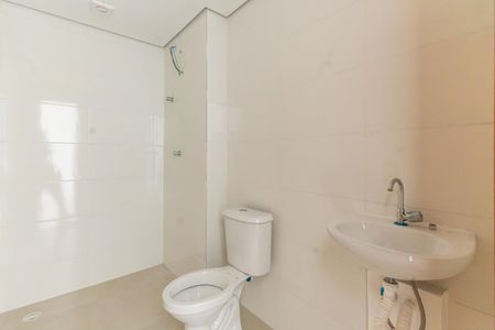 Banheiro Social de kitnet/studio para alugar com 1 quarto, 24m² em Vila Carrão, São Paulo