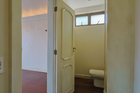 Apartamento à venda com 500m², 3 quartos e 4 vagas Apartamento à venda com 500m², 3 quartos e 4 vagasLavabo