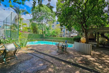 Apartamento à venda com 500m², 3 quartos e 4 vagas Apartamento à venda com 500m², 3 quartos e 4 vagasÁrea comum - Piscina