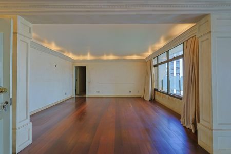 Apartamento à venda com 500m², 3 quartos e 4 vagas Apartamento à venda com 500m², 3 quartos e 4 vagasSala