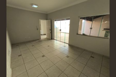 Sala 2 de casa para alugar com 3 quartos, 201m² em Nossa Senhora Aparecida, Uberlândia