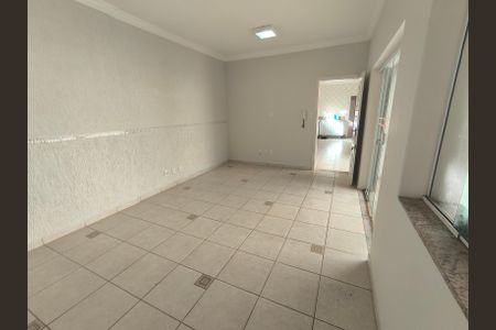 Sala 2 de casa para alugar com 3 quartos, 201m² em Nossa Senhora Aparecida, Uberlândia