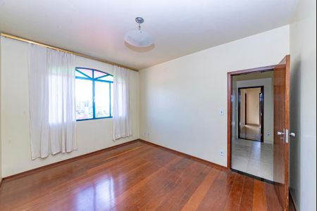 Sala 1 de apartamento para alugar com 4 quartos, 120m² em Parque Pedro Ii, Belo Horizonte