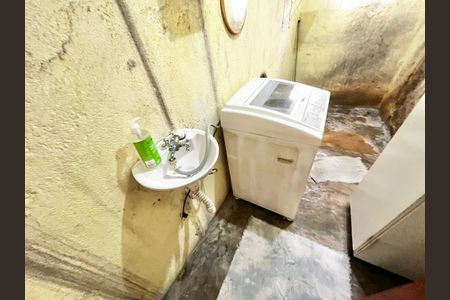 Banheiro de casa para alugar com 1 quarto, 125m² em Vila Renato, São Paulo