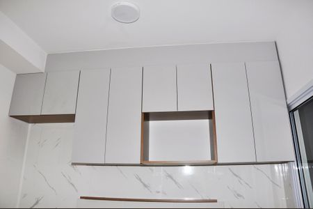 Detalhe - Sala e Cozinha Americana de apartamento para alugar com 2 quartos, 34m² em Vila Pereira Barreto, São Paulo