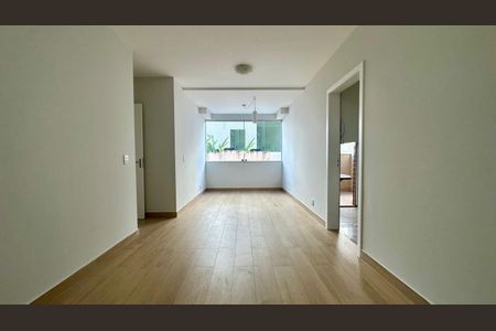 Sala  de apartamento para alugar com 3 quartos, 80m² em Calafate, Belo Horizonte