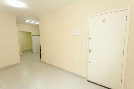 Sala de apartamento para alugar com 2 quartos, 55m² em Vila São Paulo, São Paulo