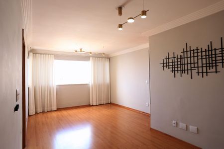 Sala de apartamento para alugar com 3 quartos, 85m² em Sagrada Família, Belo Horizonte