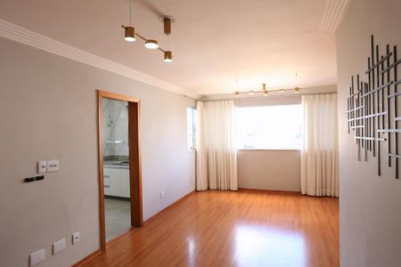 Sala de apartamento para alugar com 3 quartos, 85m² em Sagrada Família, Belo Horizonte