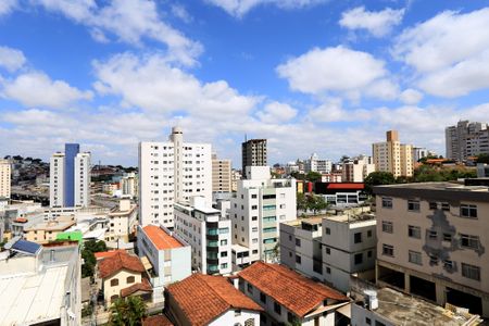 Vista da Suíte de apartamento para alugar com 3 quartos, 85m² em Sagrada Família, Belo Horizonte
